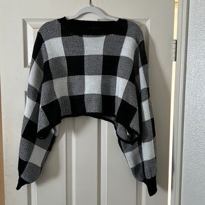 Fashion Nova Cropped sweater
